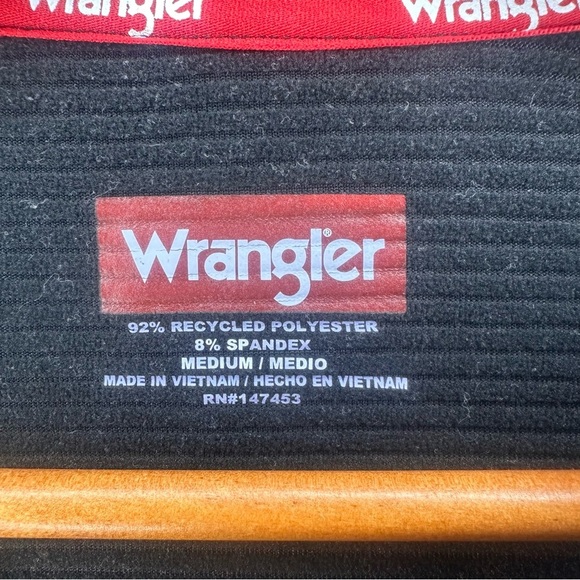 Wrangler Men's Black Long Sleeve Performance Shirt Size Medium - Picture 4 of 5